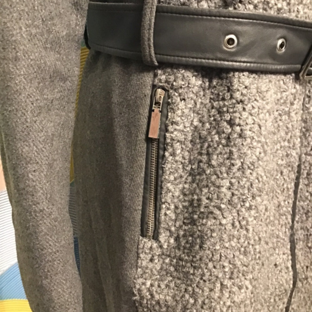 Vince Camuto gray trench coat size M perfect condition