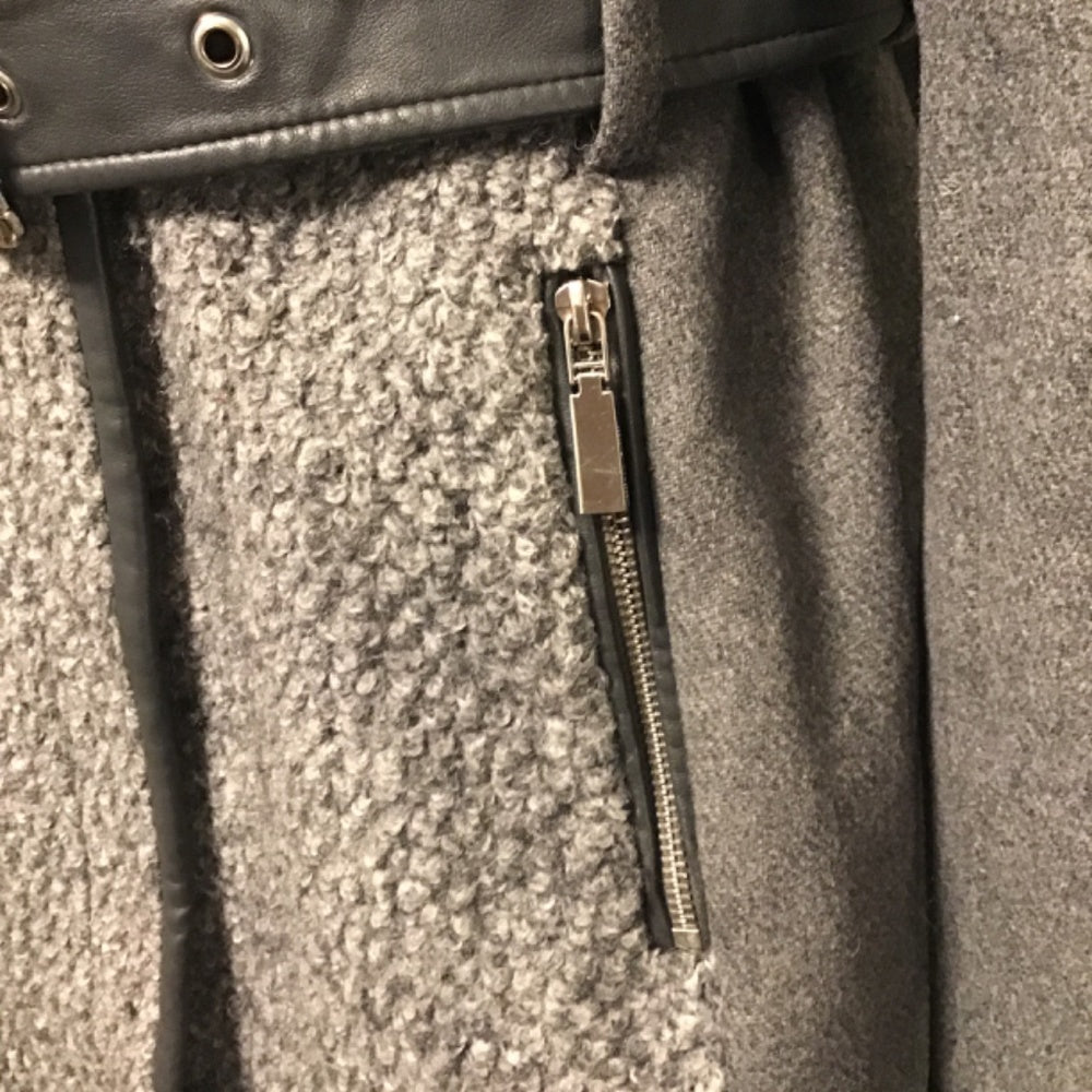 Vince Camuto gray trench coat size M perfect condition