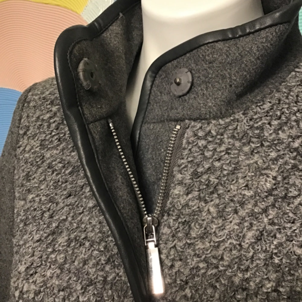 Vince Camuto gray trench coat size M perfect condition
