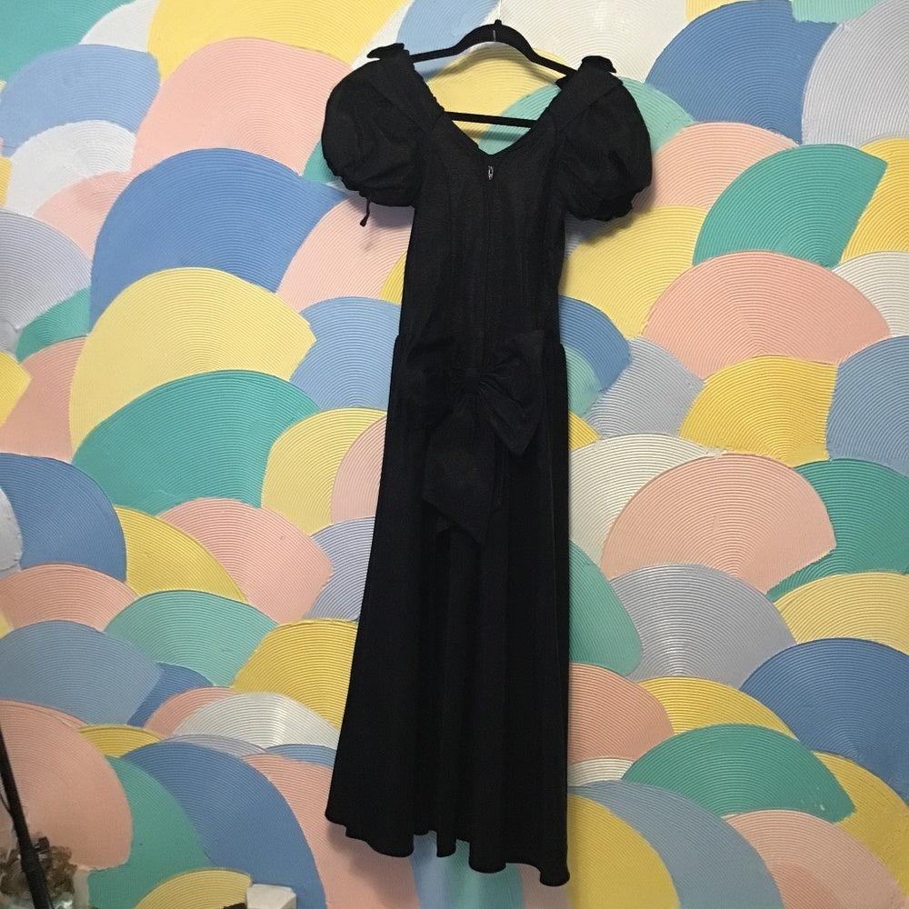 Int ladies Garment black long prom dress size 3/4 with Bows