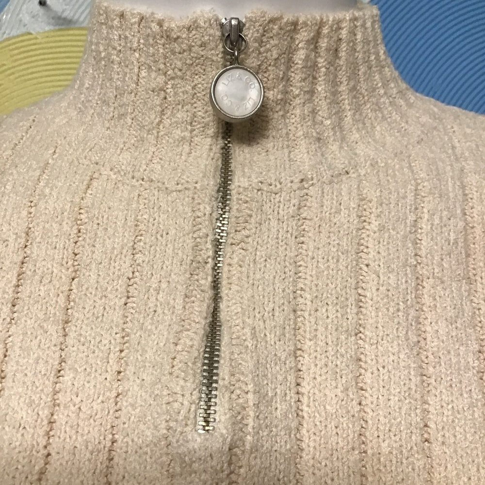 Liz Claiborne knitted sweater size M color cream blue and purple