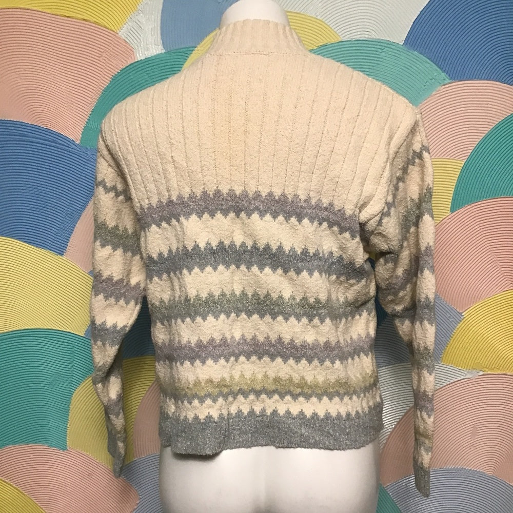 Liz Claiborne knitted sweater size M color cream blue and purple