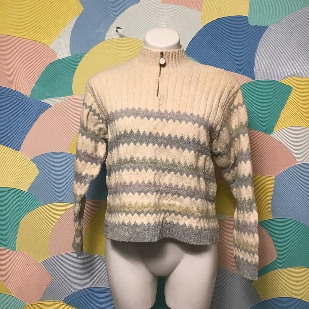 Liz Claiborne knitted sweater size M color cream blue and purple