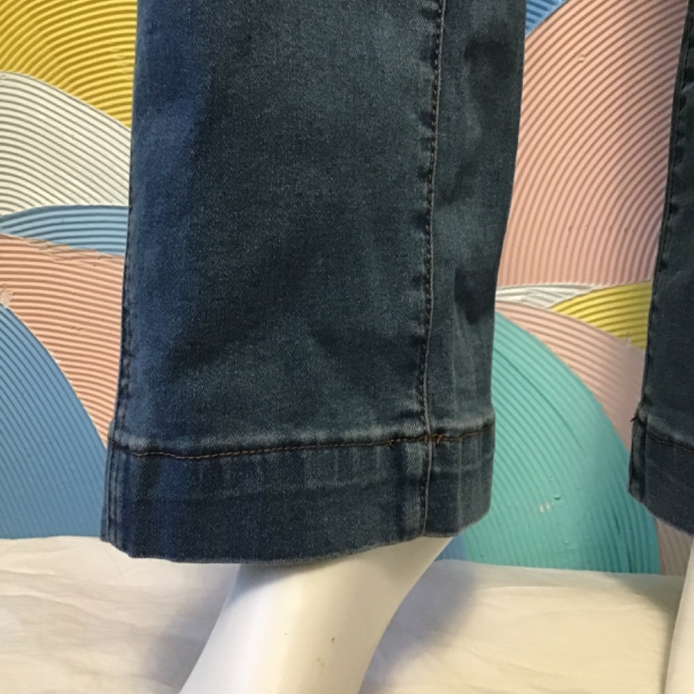 NWT Flamingals Denim jeans size M color blue with gold Buttons