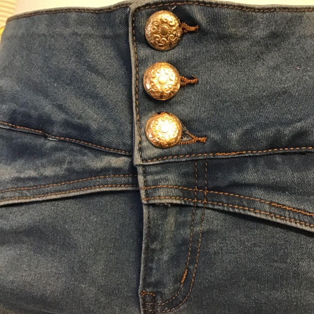 NWT Flamingals Denim jeans size M color blue with gold Buttons