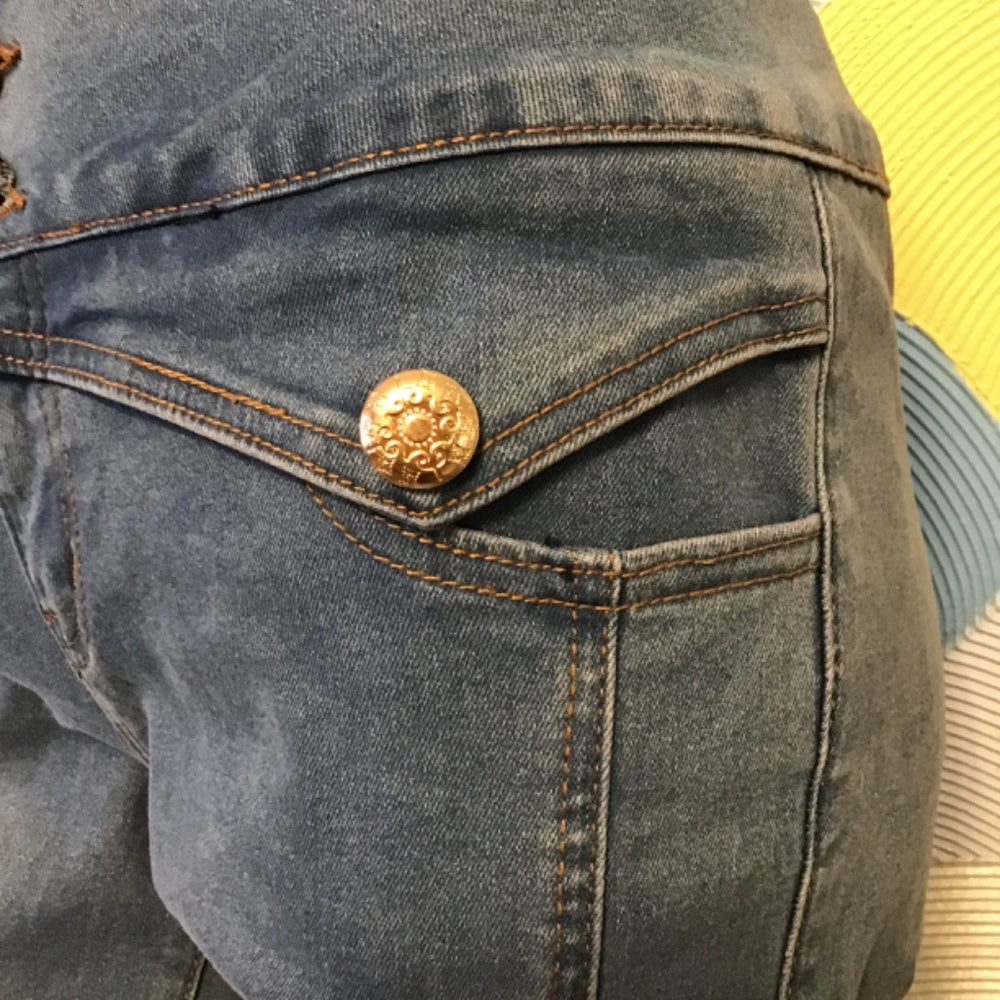 NWT Flamingals Denim jeans size M color blue with gold Buttons