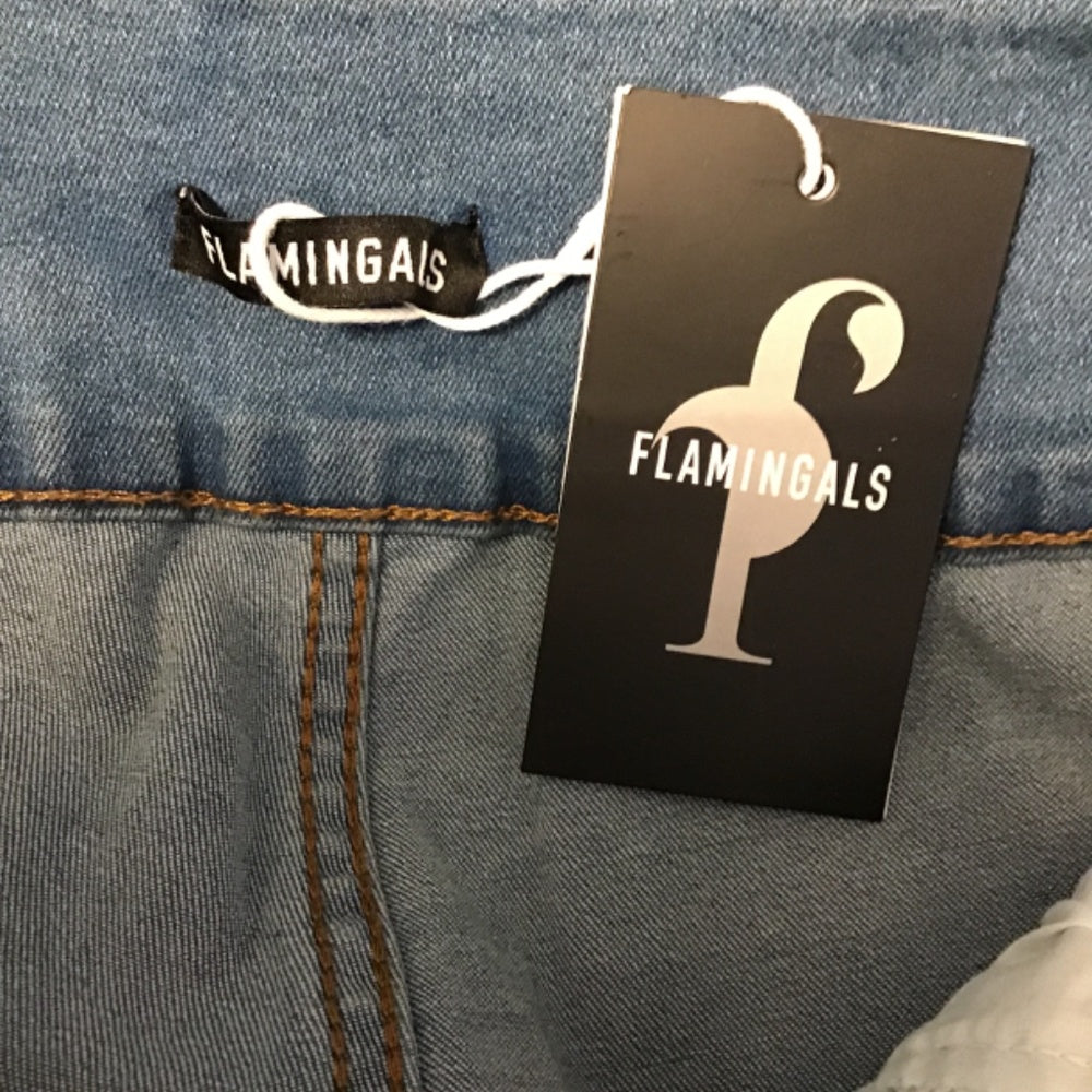 NWT Flamingals Denim jeans size M color blue with gold Buttons