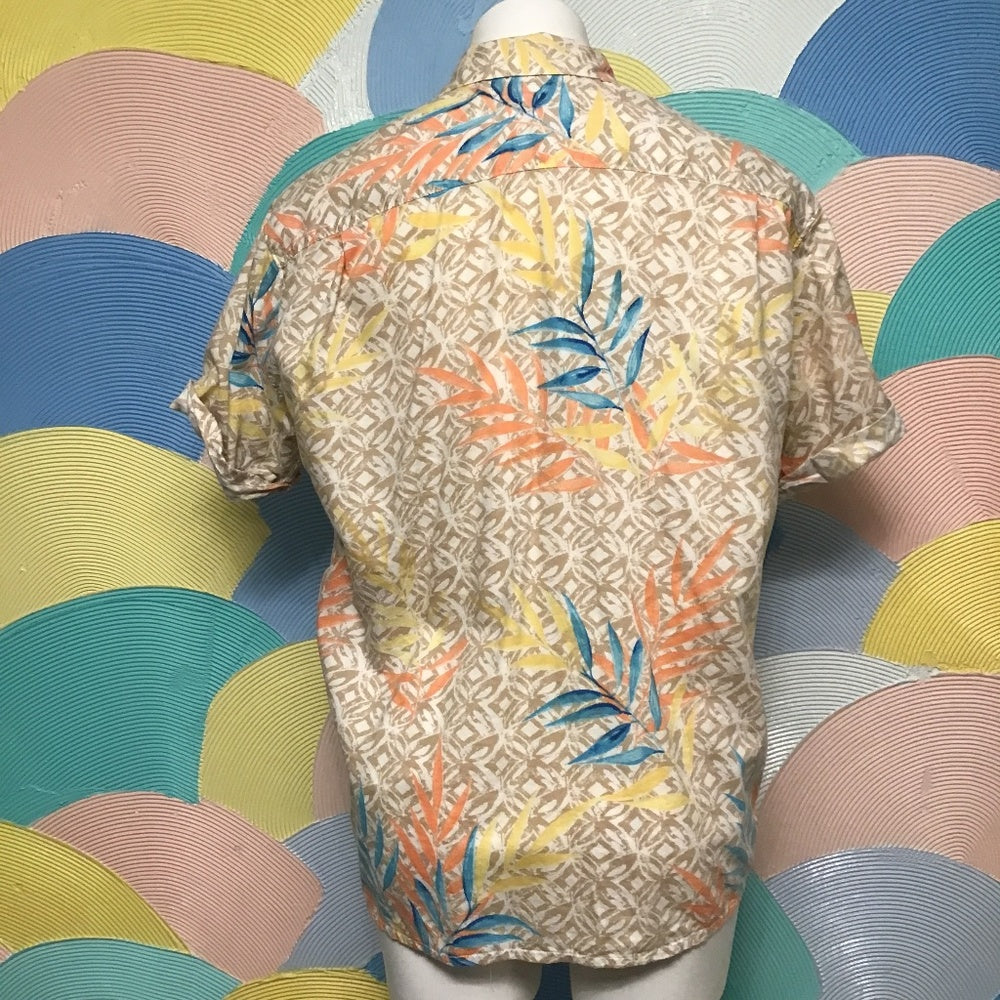 Me&City short sleeve floral mans shirt size M tan and white