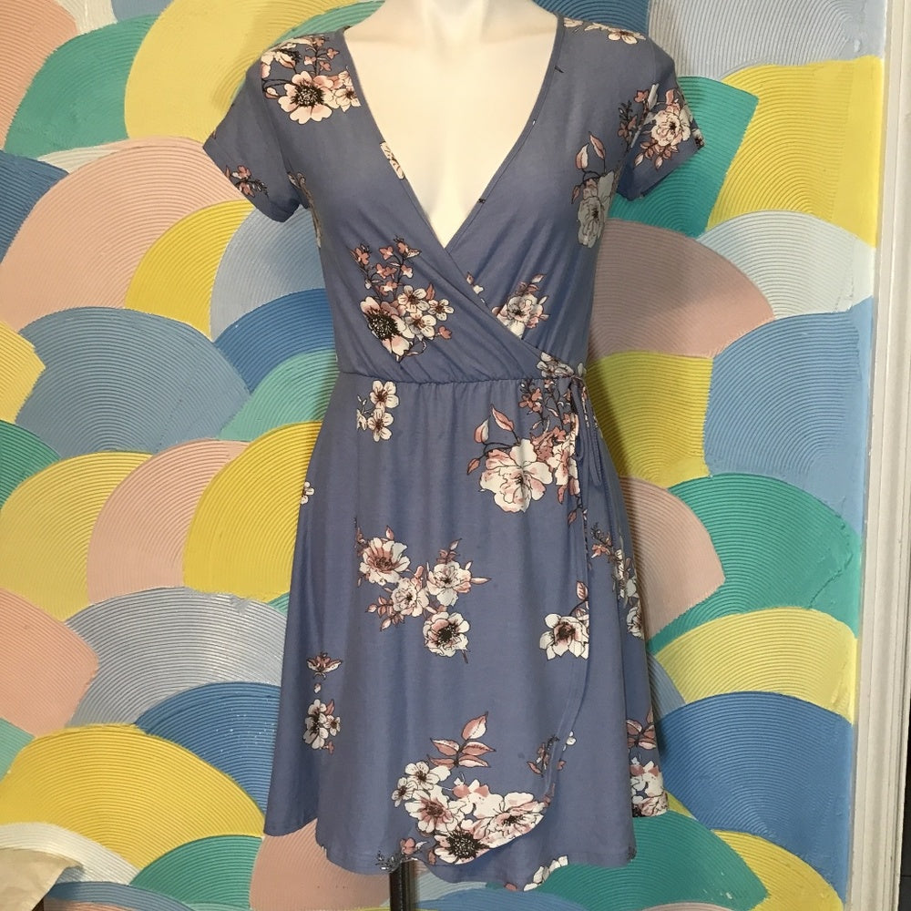 Derek Heart floral dress size M baby blue