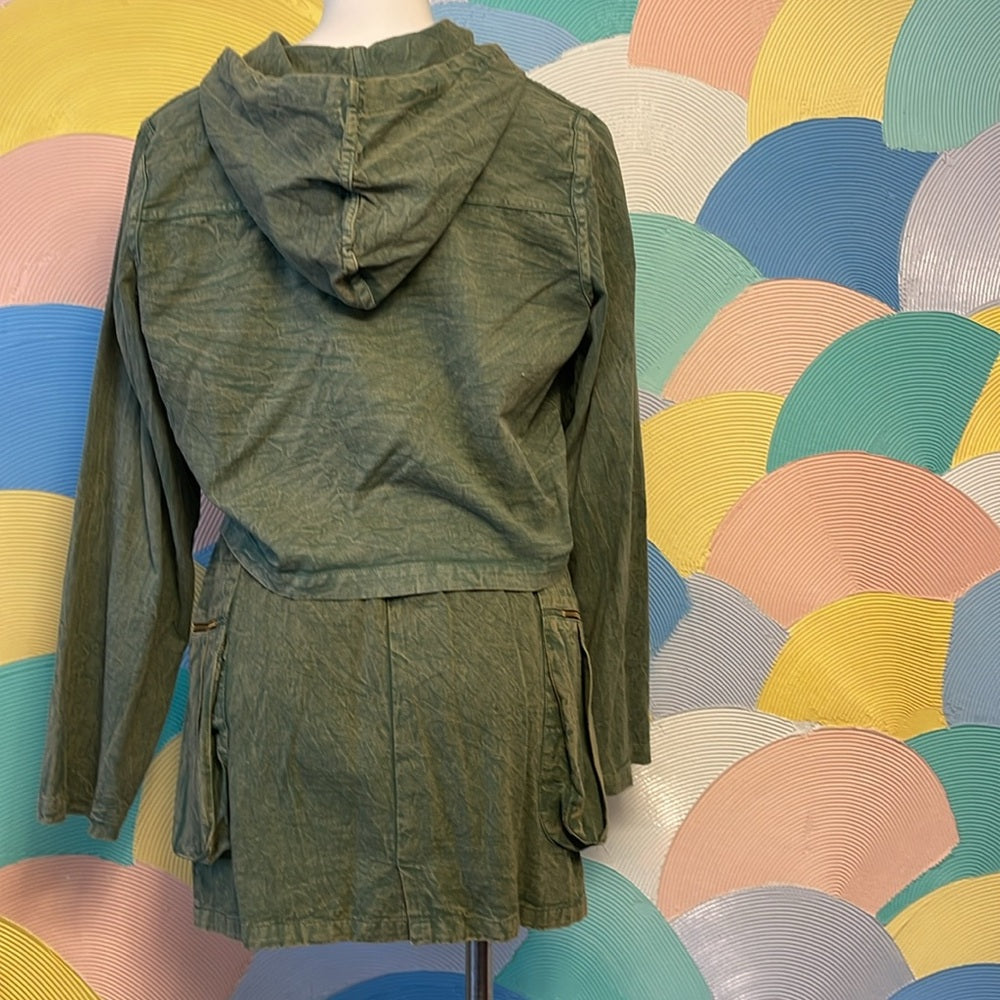 Earthbound large 2 piece 100 cotton green hoodie skirt w/ embroidered flowers