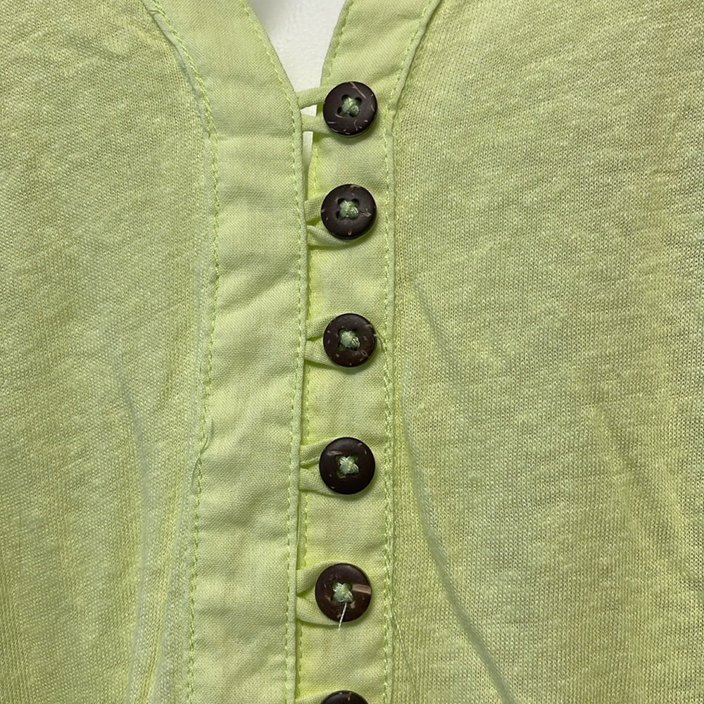 Free people chartreuse green top coconut buttons linen scoop neck short sleeves